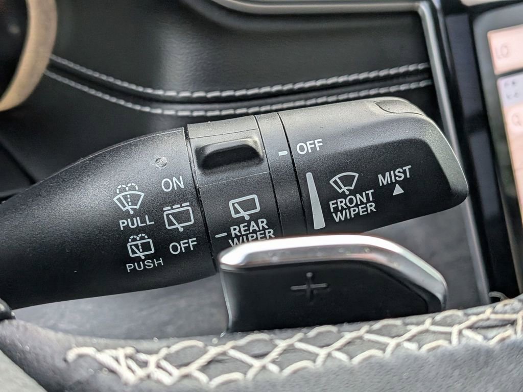 Used 2023 Jeep Grand Cherokee L Limited AWD/4WD image 23
