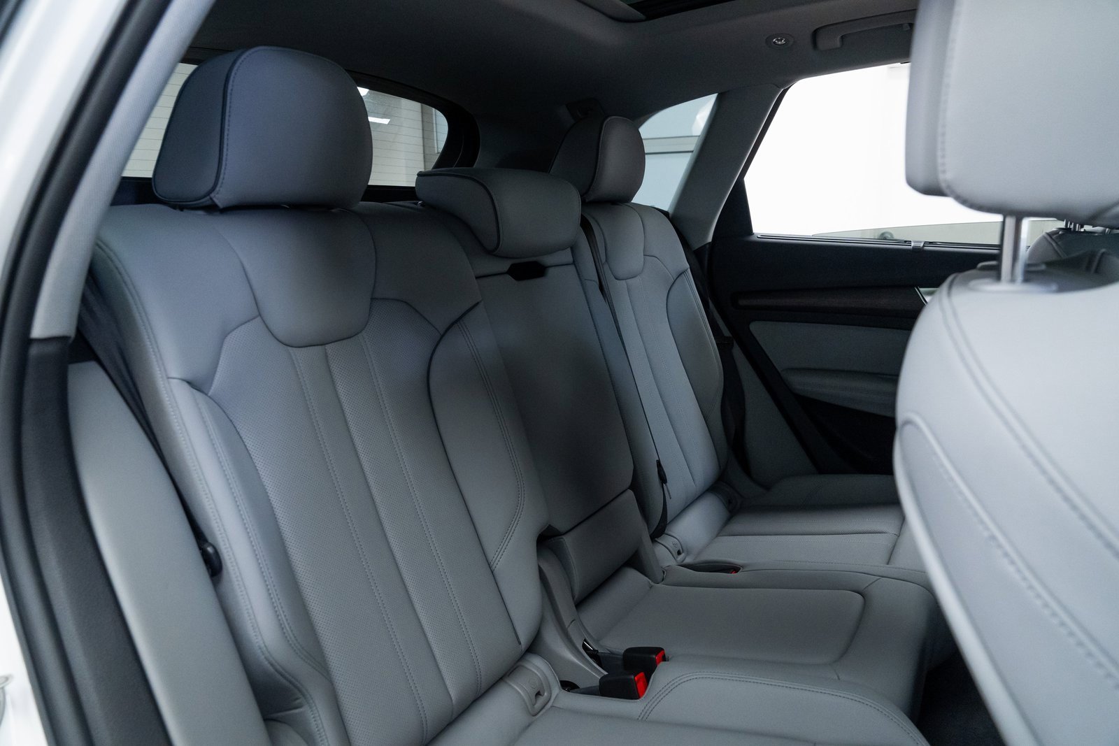 Used 2024 Audi Q5 e Premium Plus image 23