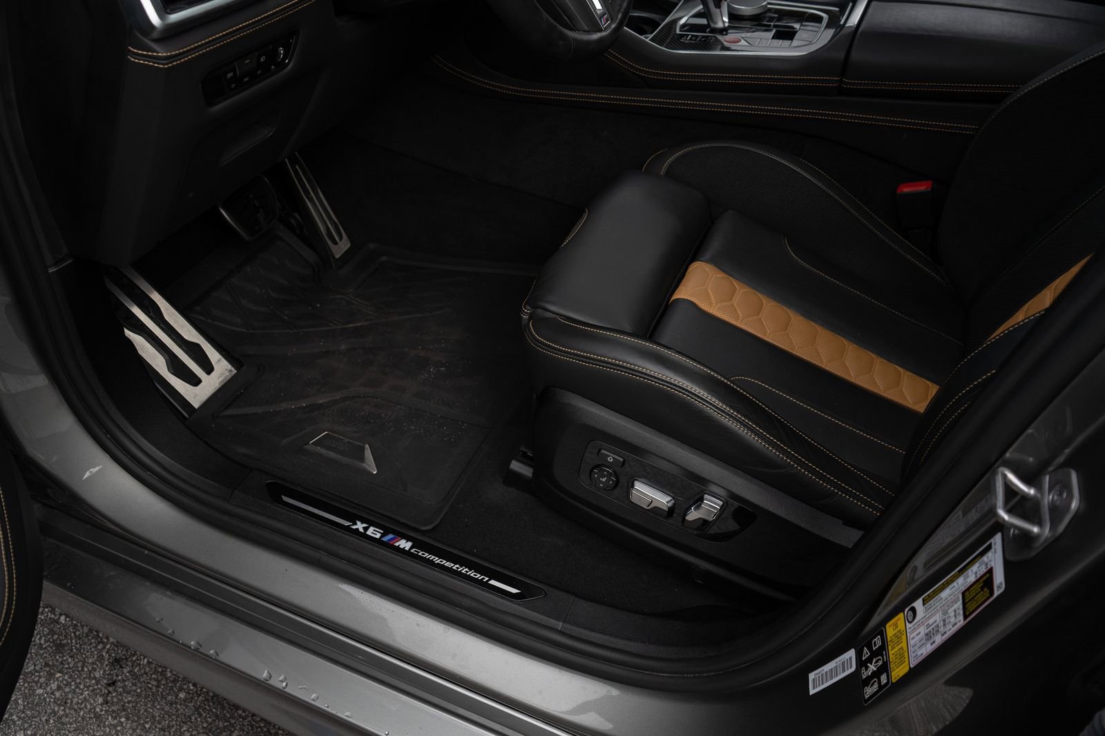 Used 2022 BMW X6 M w/ Competition Package image 35
