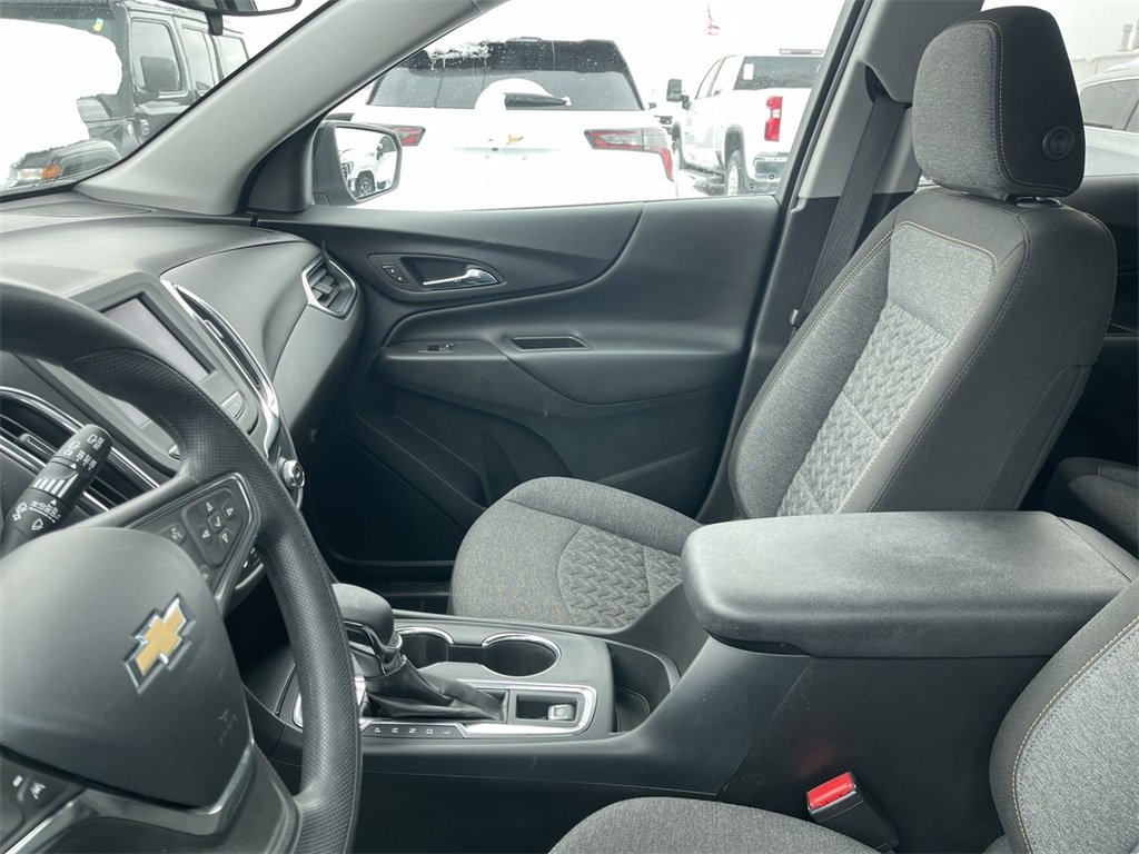 Used 2024 Chevrolet Equinox LT image 3