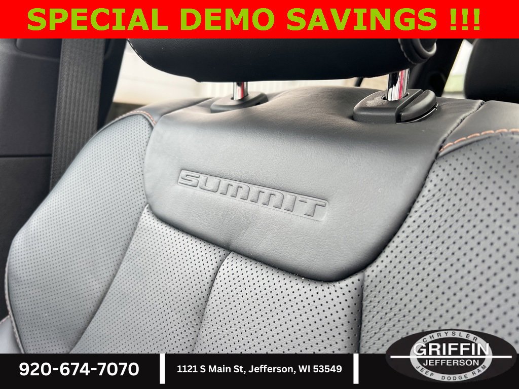 New 2025 Jeep Grand Cherokee L Summit w/ Obsidian Package image 32