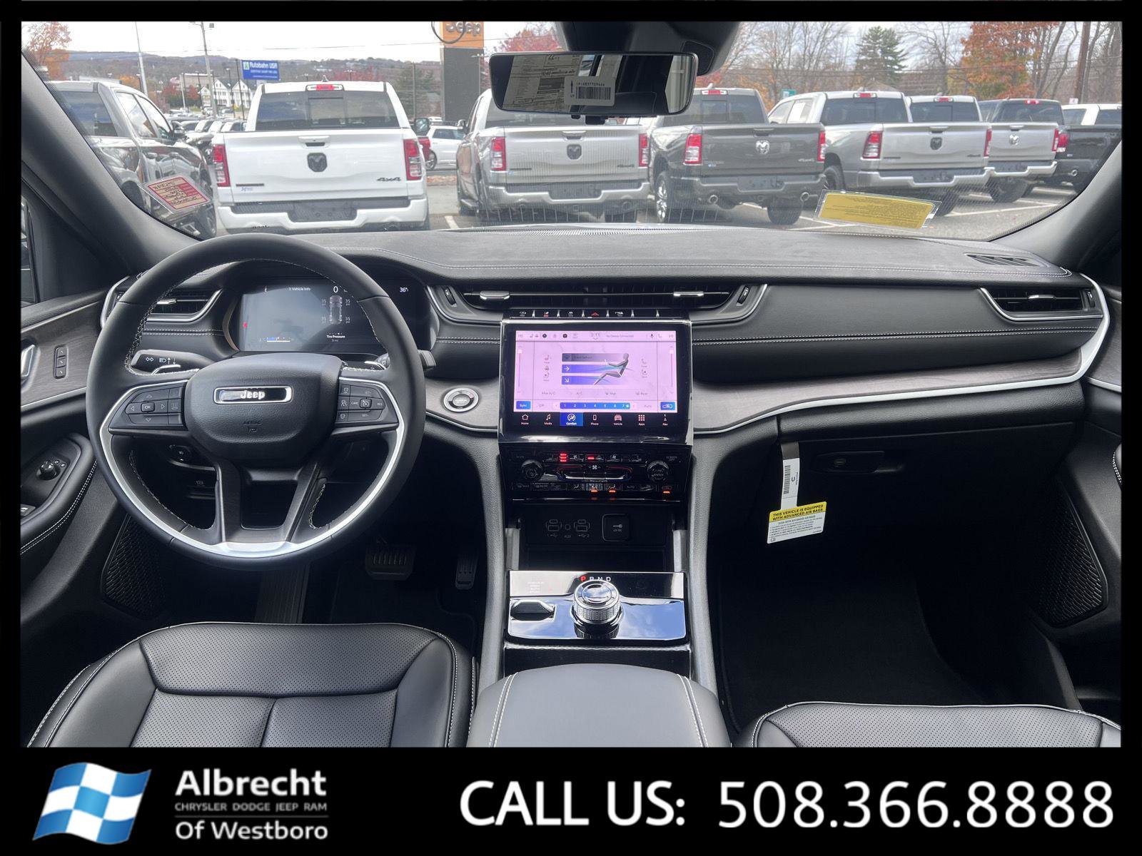 New 2025 Jeep Grand Cherokee Limited w/ Luxury Tech Group II image 18