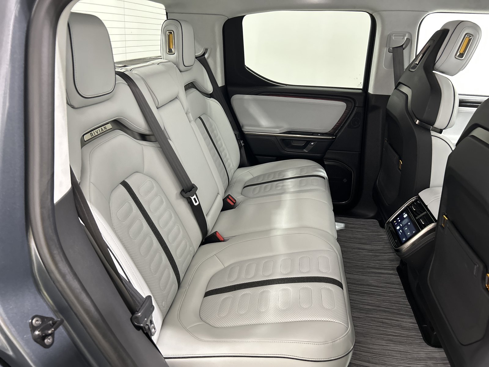 Used 2025 Rivian R1T Adventure AWD/4WD image 22