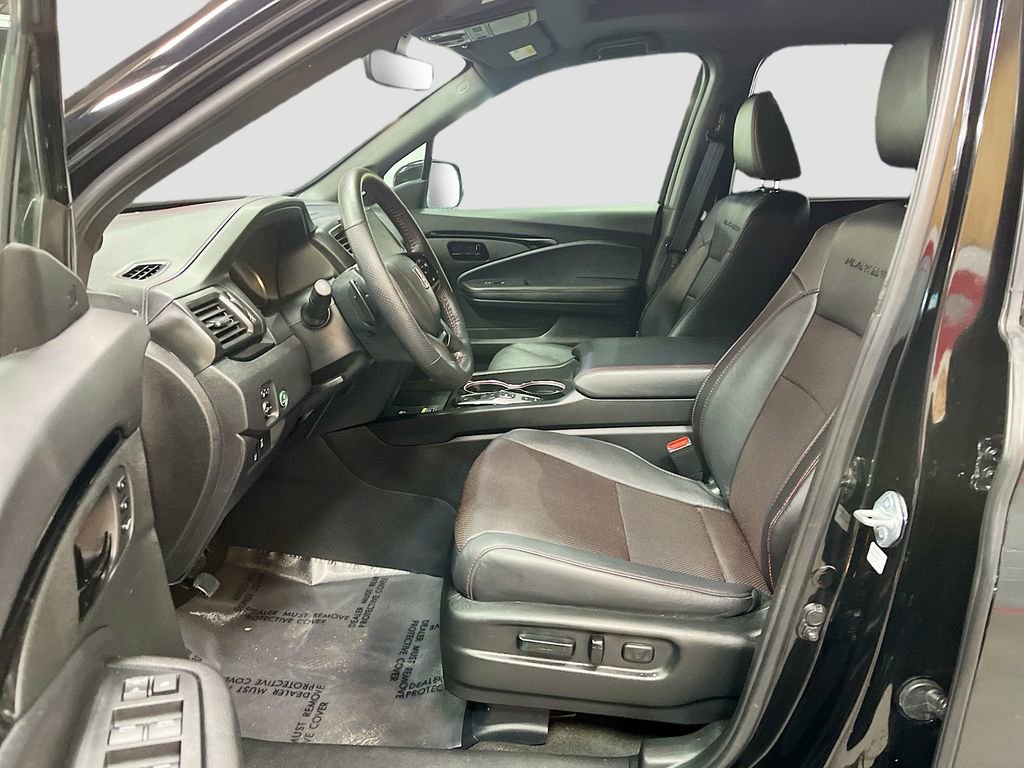 Used 2025 Honda Passport Black Edition image 22