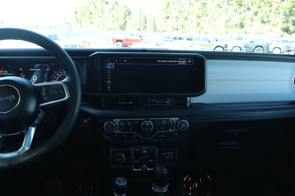 Certified 2026 Jeep Wrangler Unlimited Sahara AWD/4WD image 28