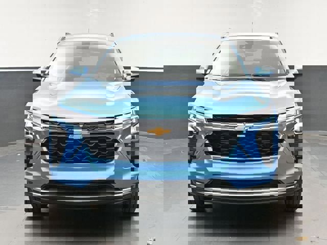 New 2026 Chevrolet Trax LT w/ Driver Confidence Package FWD image 3