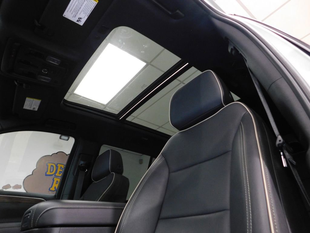 Used 2024 Chevrolet Tahoe Premier w/ Premium Package AWD/4WD image 37