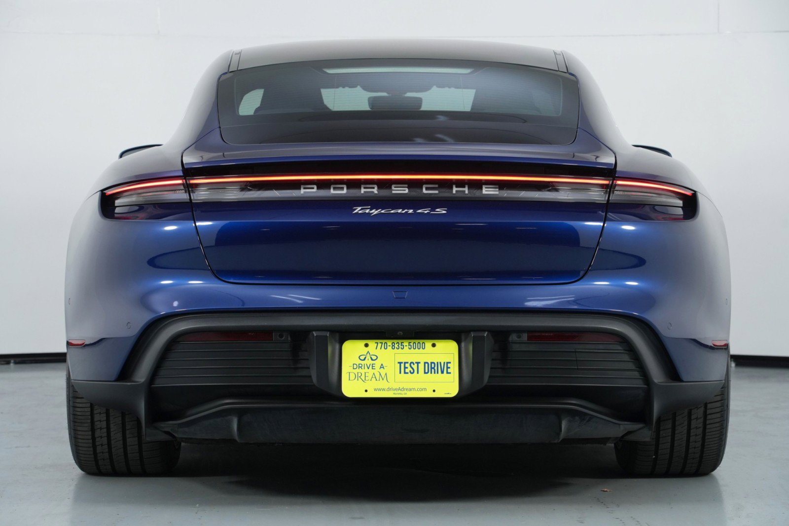 Used 2020 Porsche Taycan 4S w/ Premium Package image 11