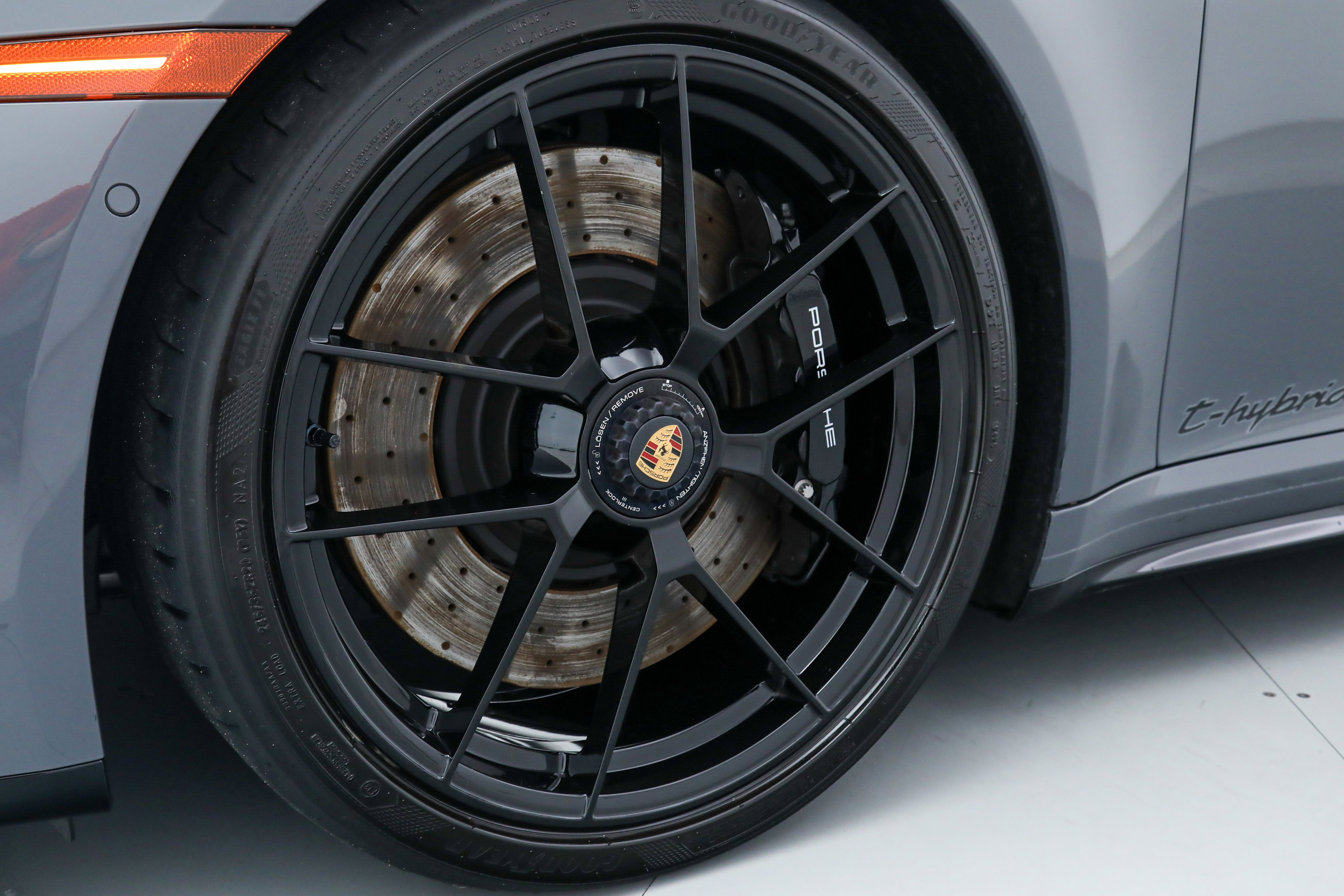 Used 2025 Porsche 911 Carrera GTS image 12