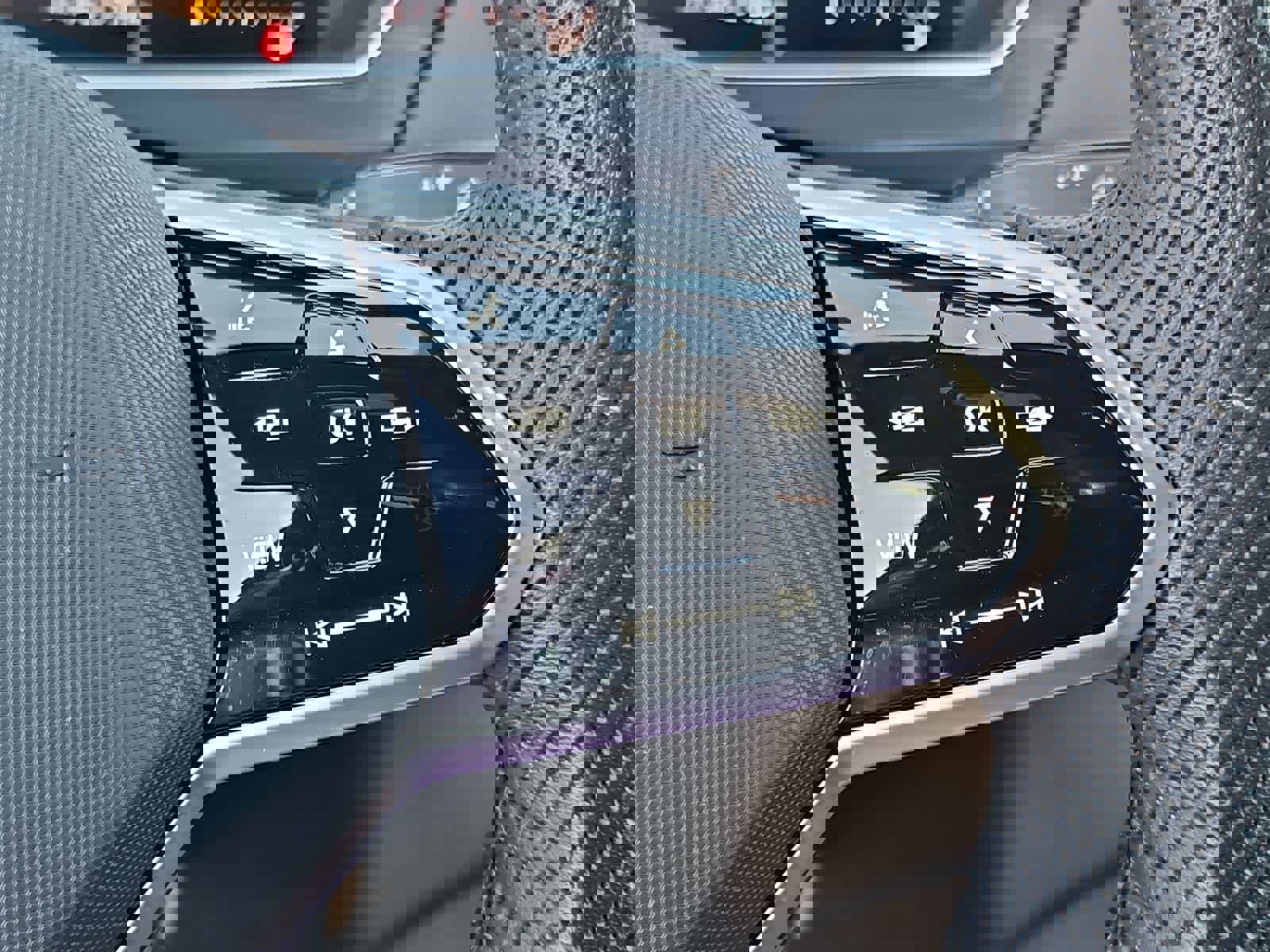 Used 2024 Volkswagen Tiguan SE R-Line image 25