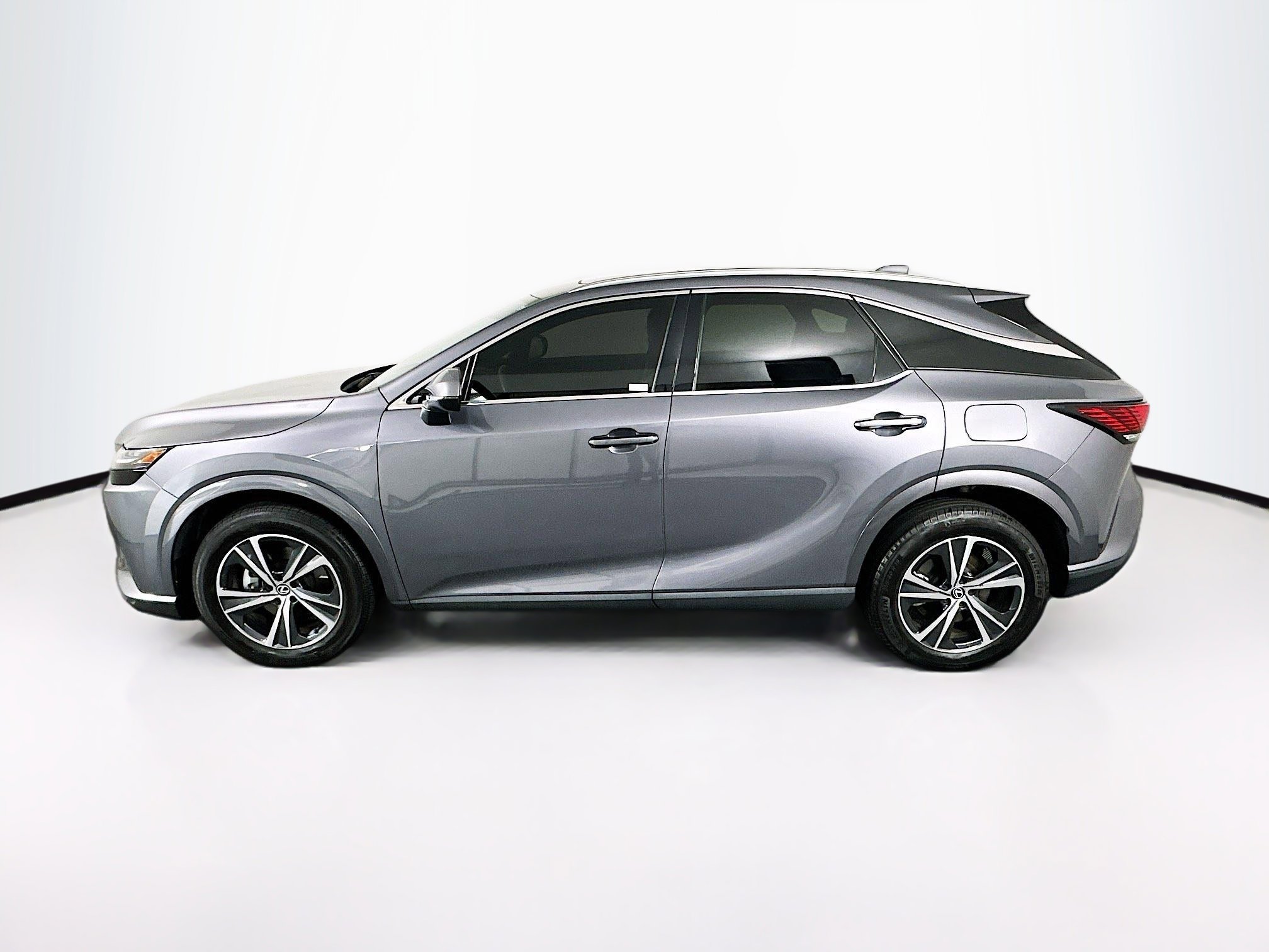 Used 2023 Lexus RX 350 FWD image 4