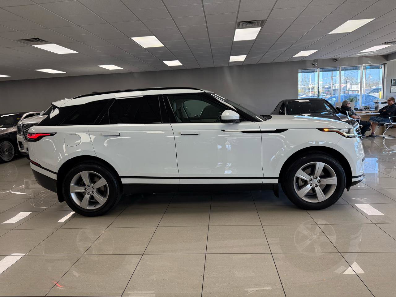 Used 2019 Land Rover Range Rover Velar S image 3