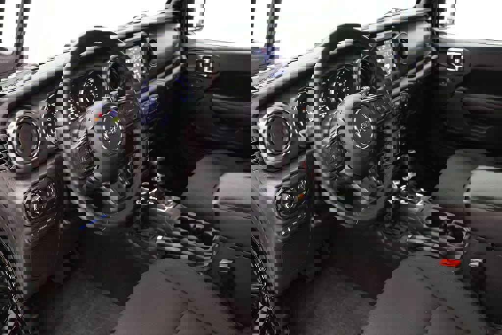 Used 2023 Jeep Wrangler Unlimited w/ Cold Weather Group image 14