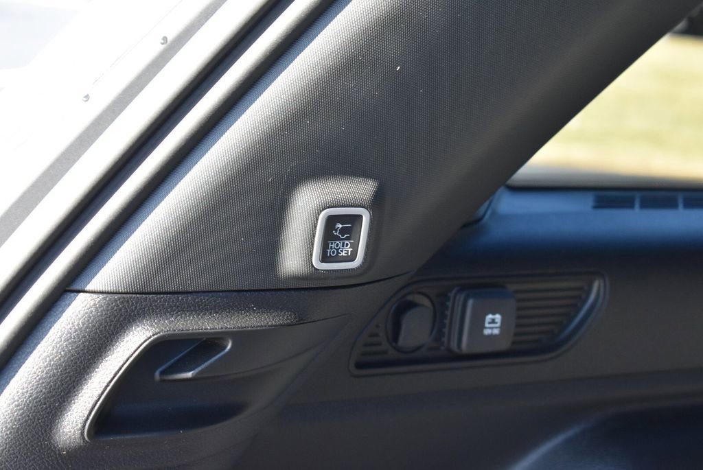 Certified 2025 Jeep Grand Cherokee Limited w/ Luxury Tech Group II image 35