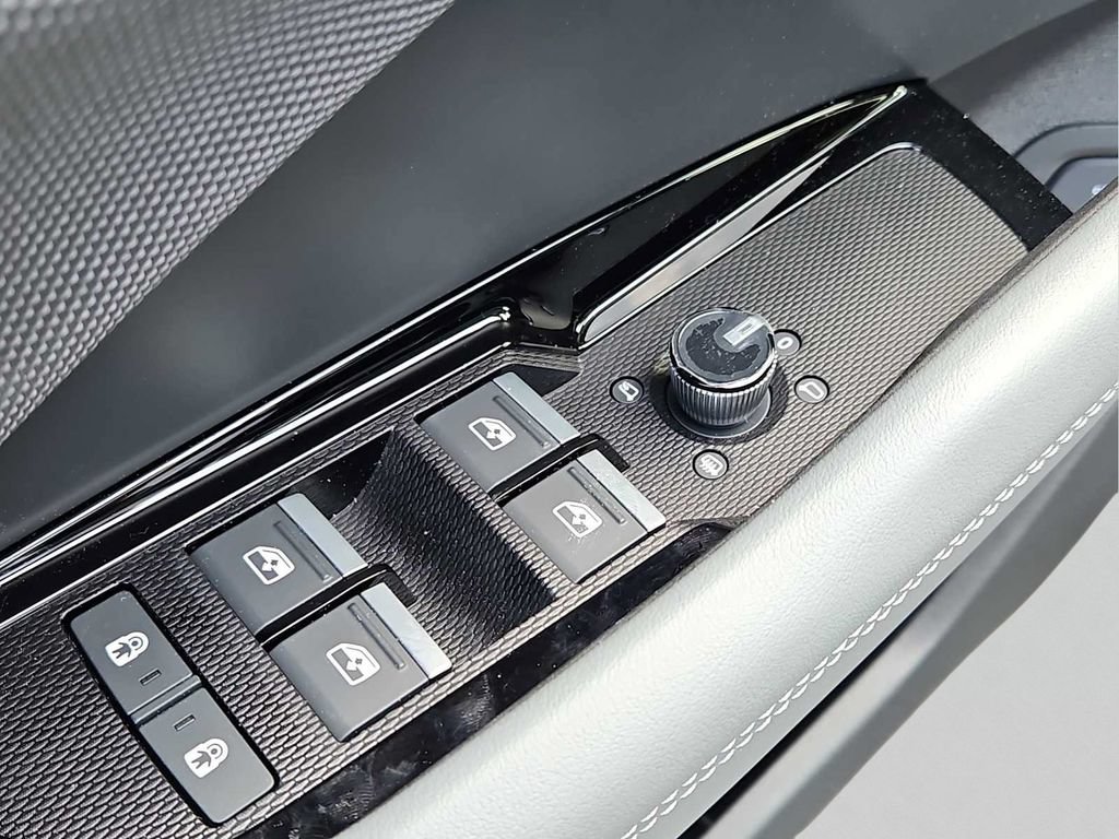 New 2026 Audi Q3 quattro 2.0T AWD/4WD image 6