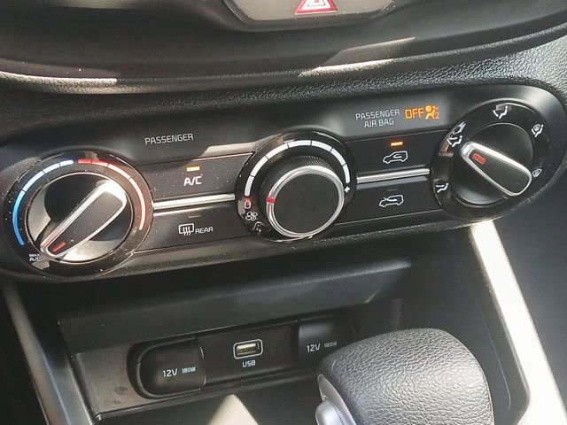 Certified 2025 Kia Soul LX w/ LX Technology Package FWD image 18