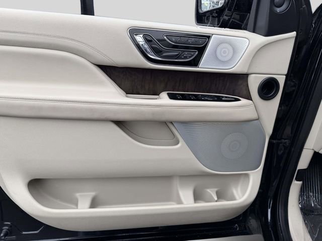 Used 2019 Lincoln Navigator L Reserve w/ Cargo Package AWD/4WD image 21