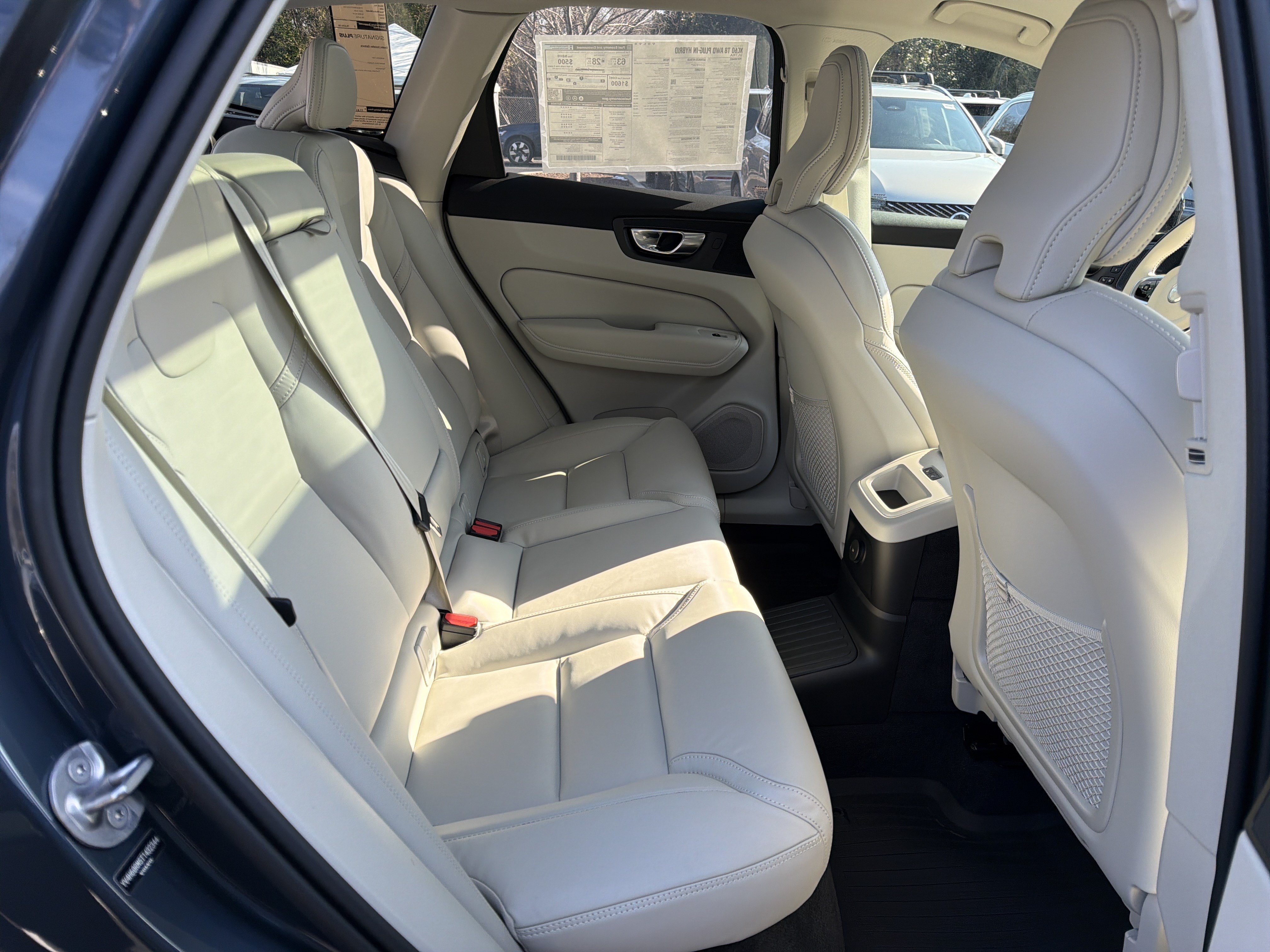Used 2026 Volvo XC60 T8 Ultra w/ Protection Package Premier AWD/4WD image 34