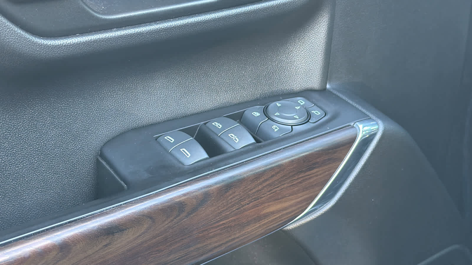 Used 2019 GMC Sierra 1500 SLT w/ SLT Premium Plus Package image 22