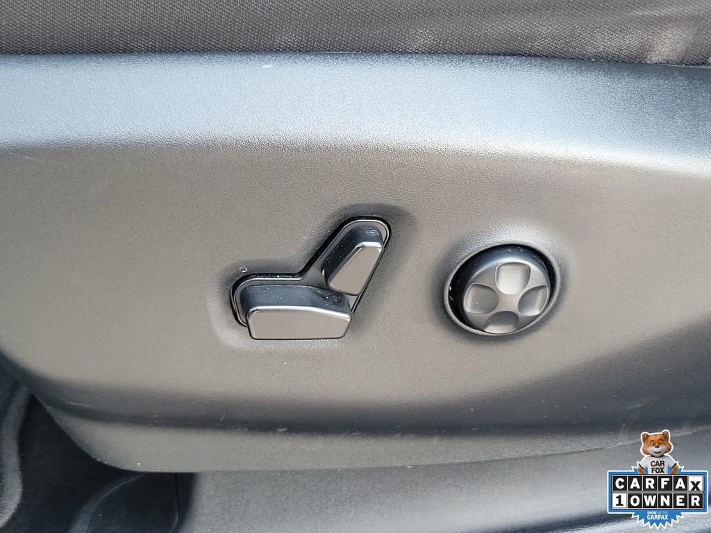 Used 2024 Chrysler Pacifica Touring FWD image 20