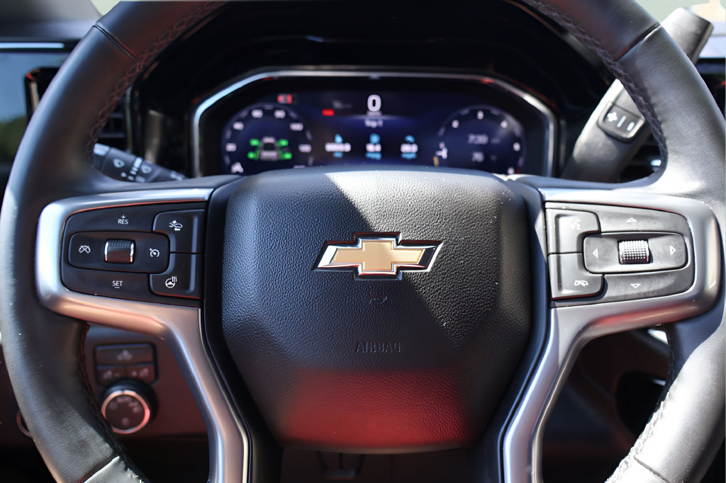 Used 2024 Chevrolet Silverado 1500 LT AWD/4WD image 22
