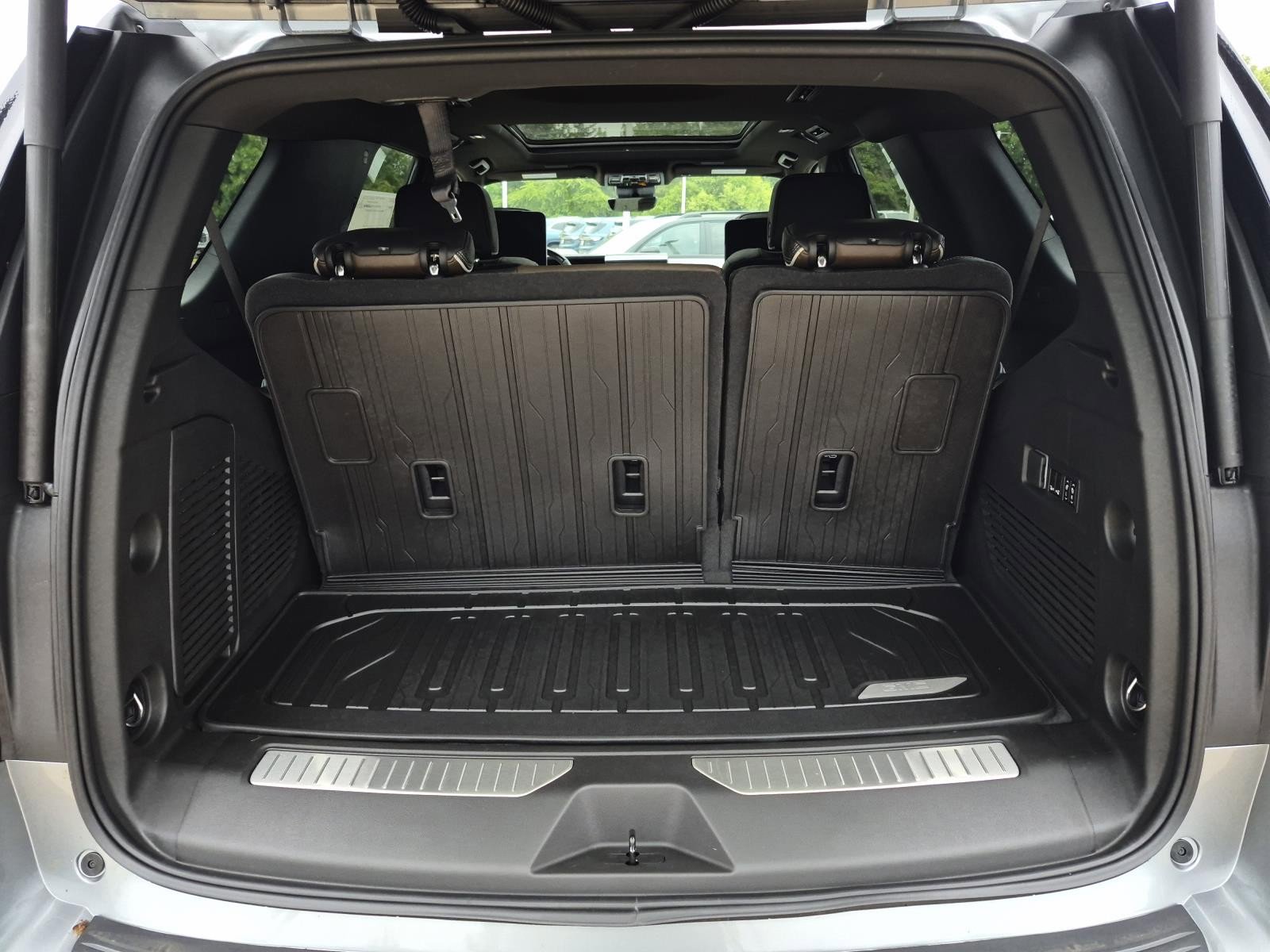 New 2026 GMC Yukon Denali Ultimate w/ LPO, Floor Liner Package image 7