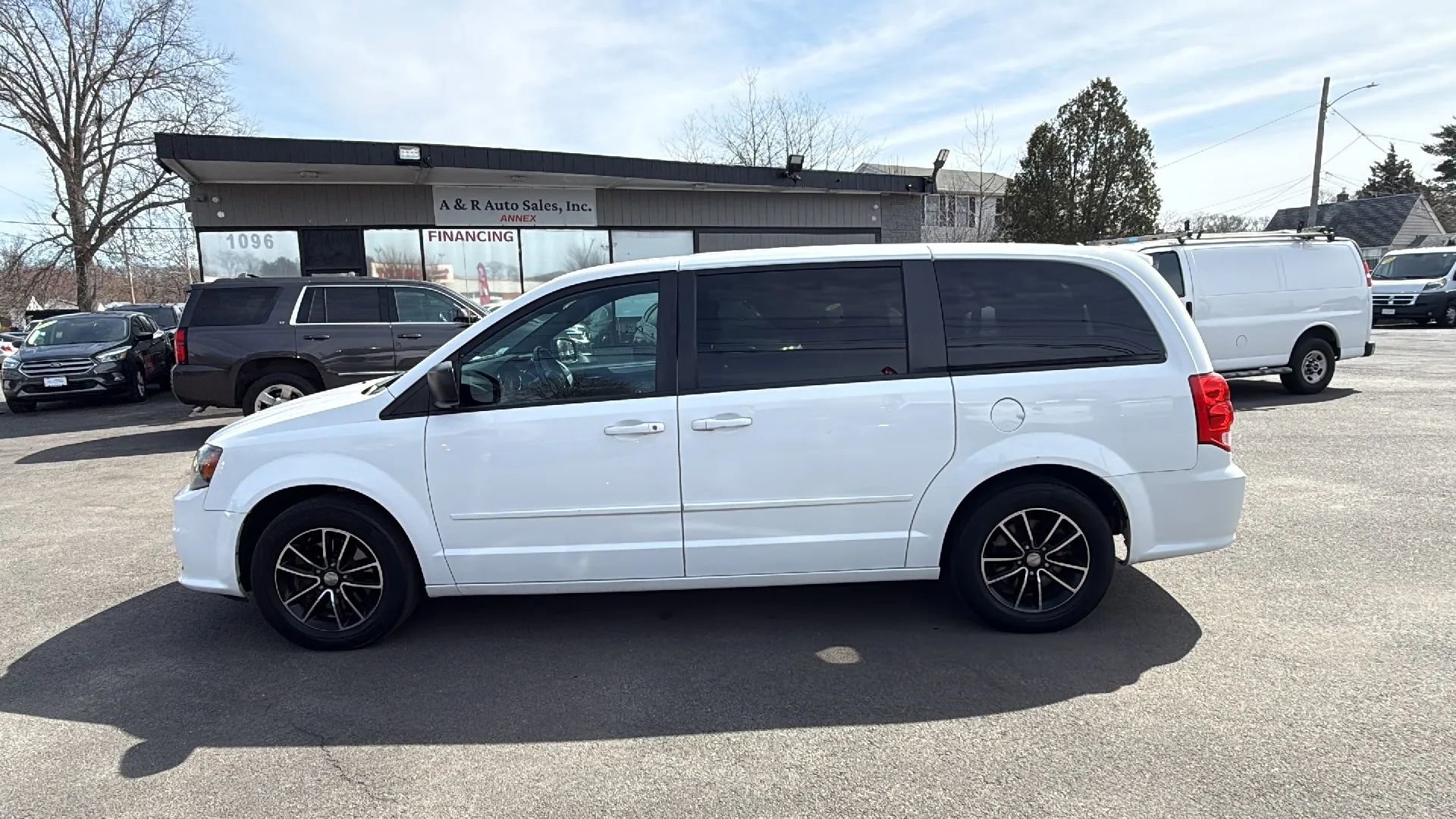 Used 2015 Dodge Grand Caravan SE w/ Quick Order Package 29E SE image 4