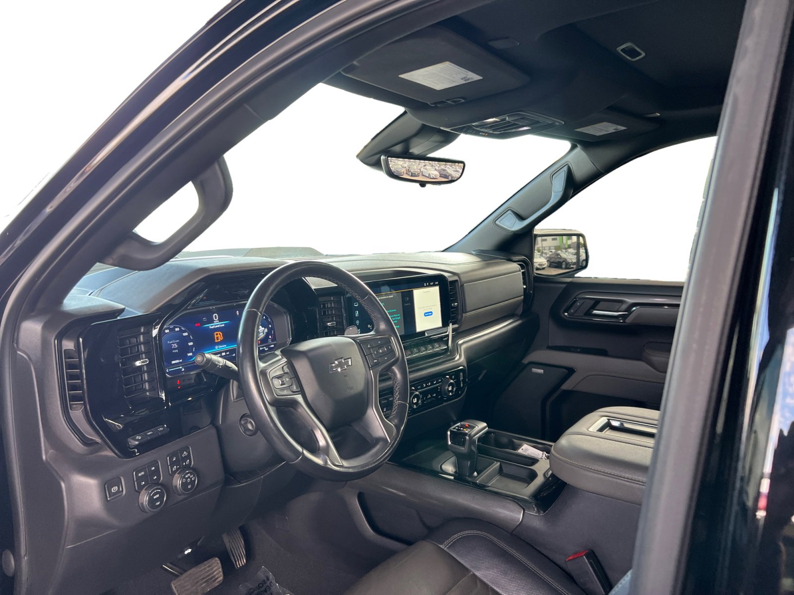 Used 2022 Chevrolet Silverado 1500 ZR2 w/ Technology Package image 9
