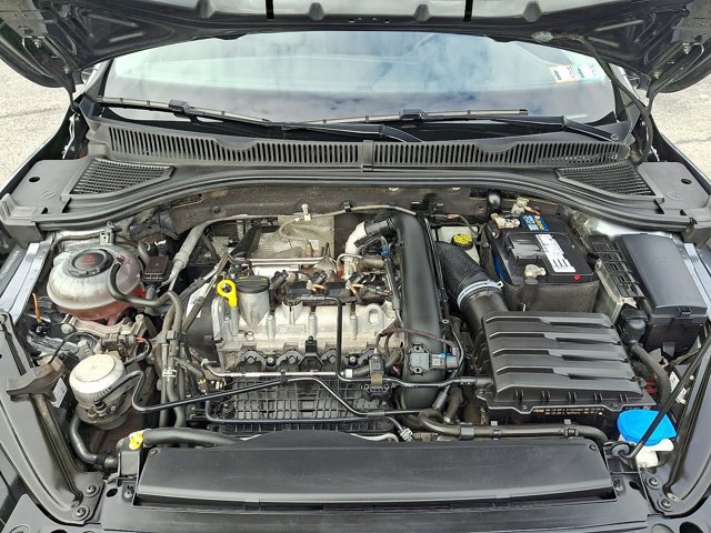Used 2019 Volkswagen Jetta SE w/ Cold Weather Package FWD image 32