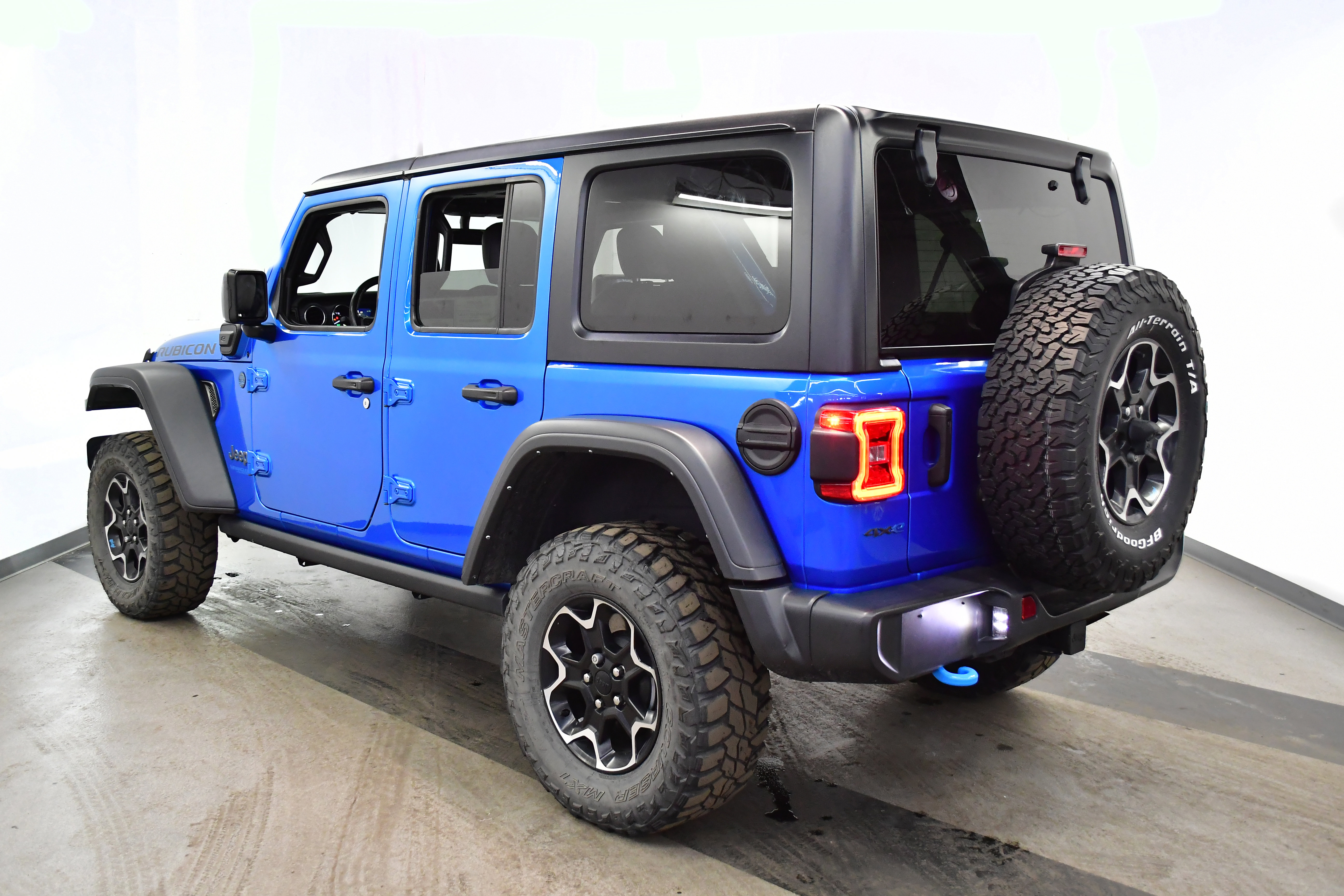 Used 2021 Jeep Wrangler Unlimited Rubicon 4xe w/ Cold Weather Group image 8