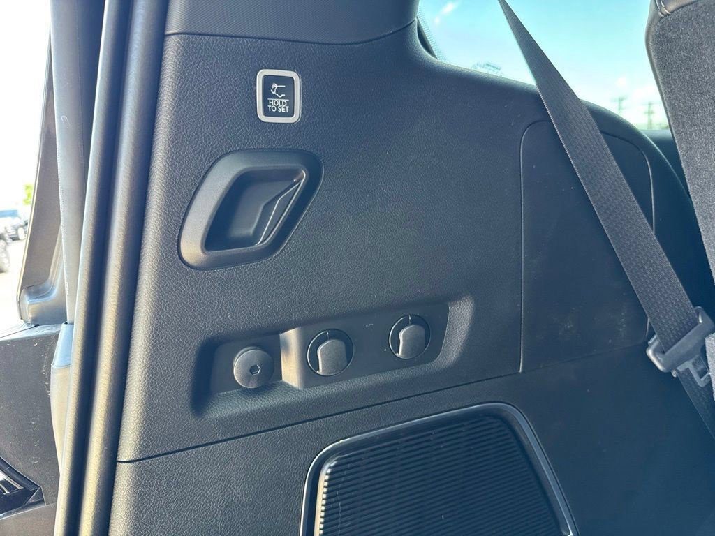 New 2026 Jeep Grand Wagoneer Limited AWD/4WD image 9