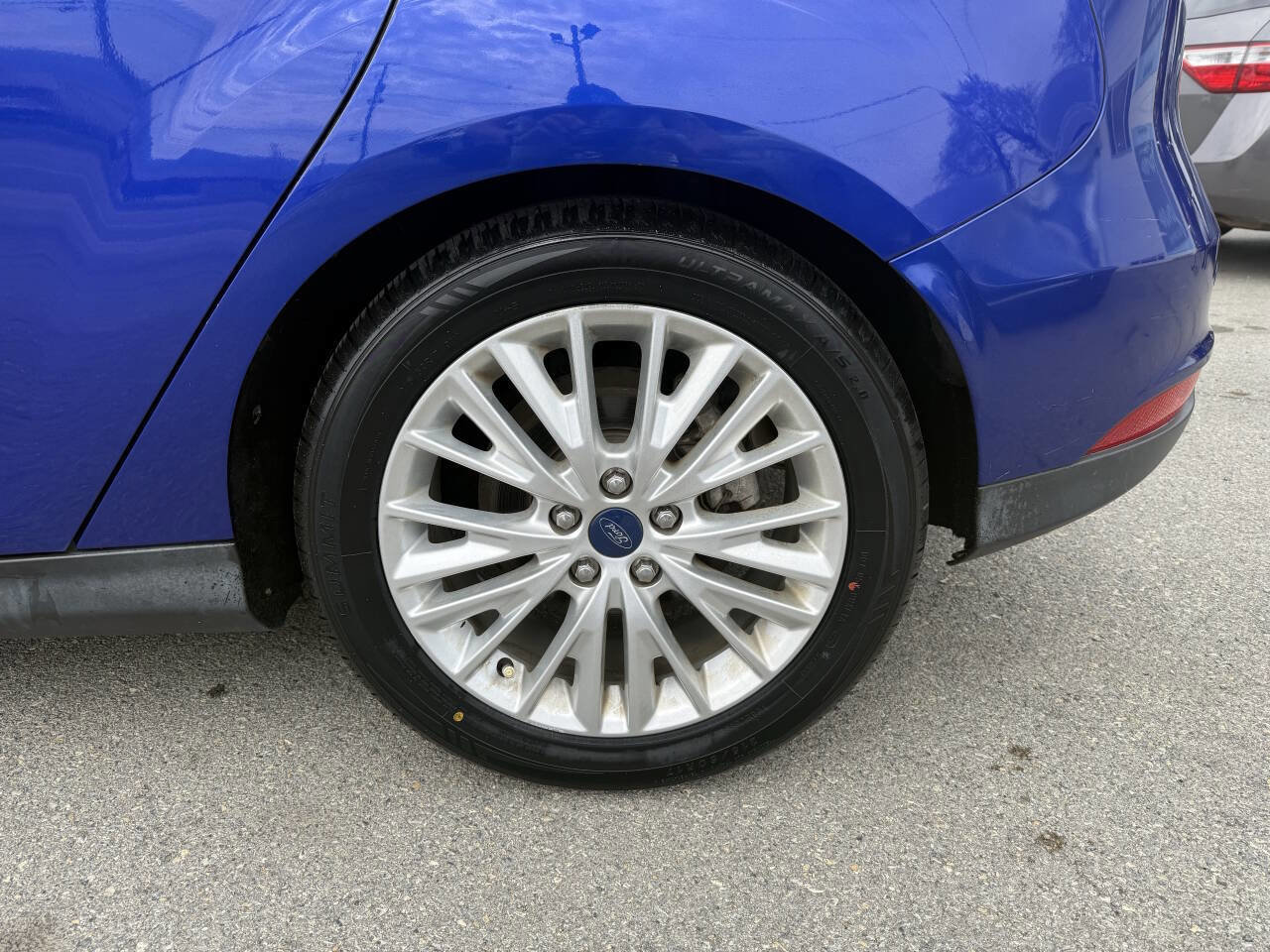 Used 2015 Ford Focus Titanium w/ Titanium Technology Package FWD image 16