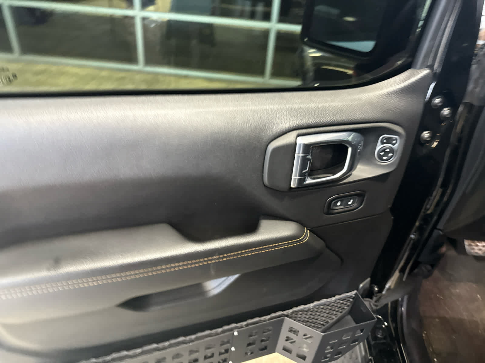 Used 2023 Jeep Wrangler Unlimited Sahara AWD/4WD image 16