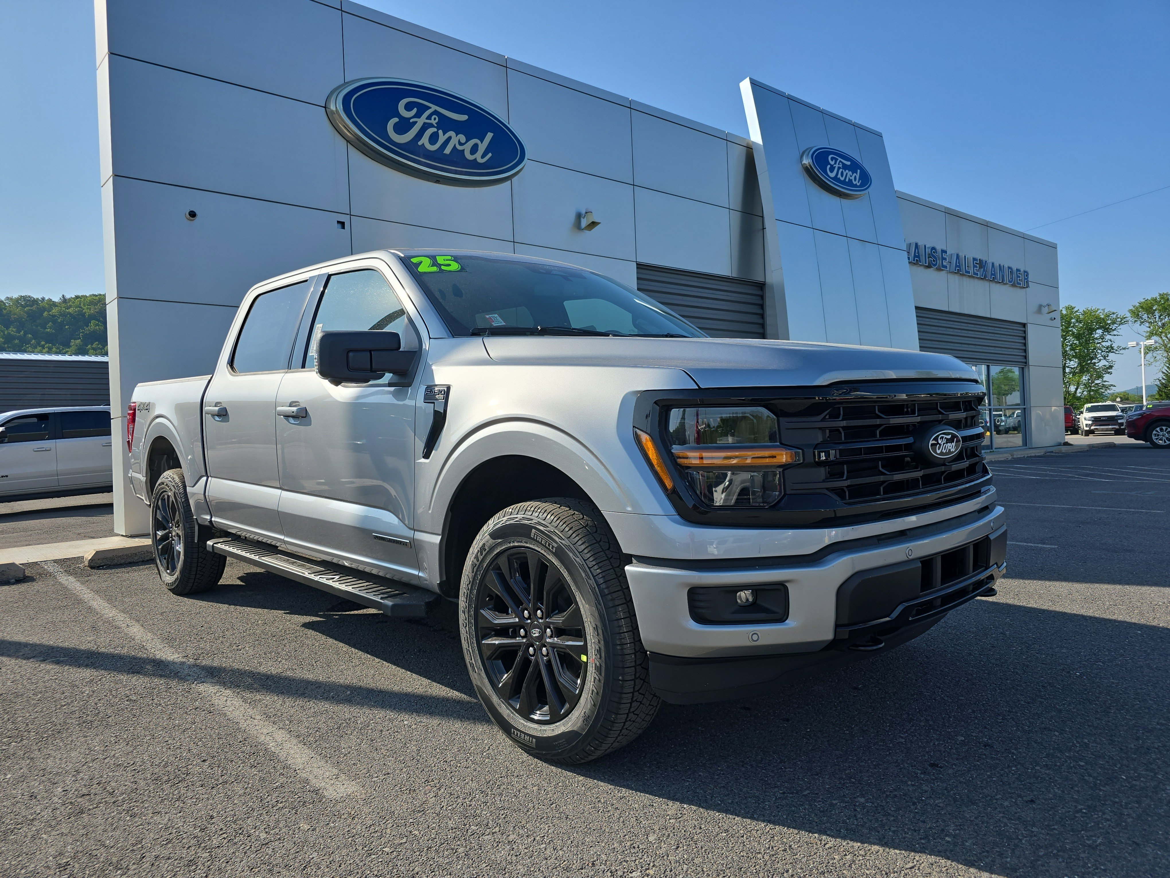 New 2025 Ford F150 XLT video 1