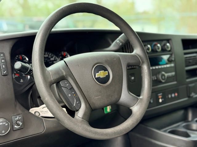 Used 2018 Chevrolet Express 2500 w/ Driver Convenience Package RWD image 6