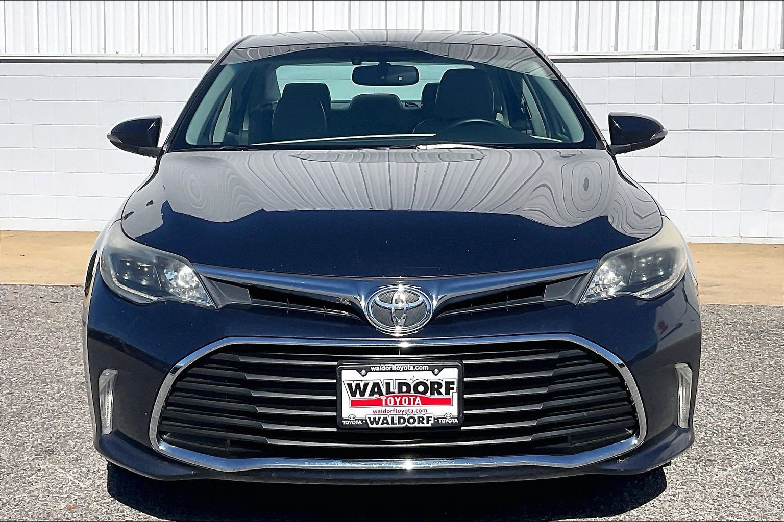 Used 2016 Toyota Avalon Limited FWD image 3