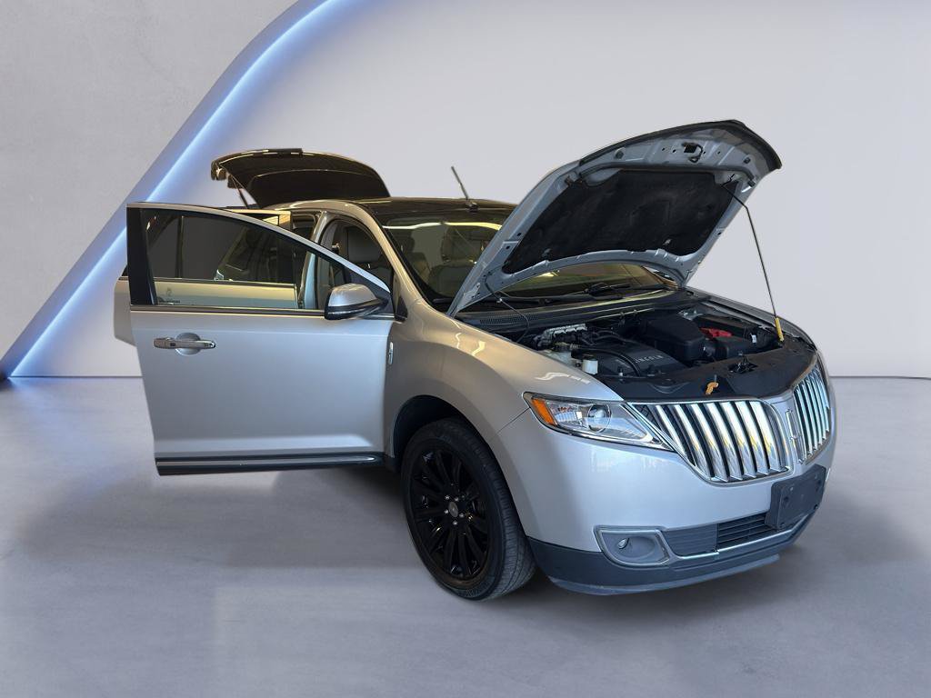 Used 2015 Lincoln MKX AWD w/ Equipment Group 102A image 9