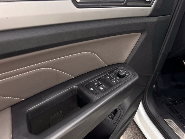 Used 2023 Volkswagen Atlas SEL Premium AWD/4WD image 11