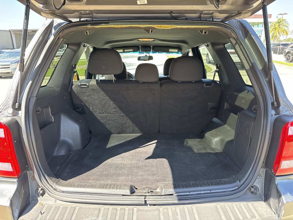 Used 2011 Ford Escape XLT image 9