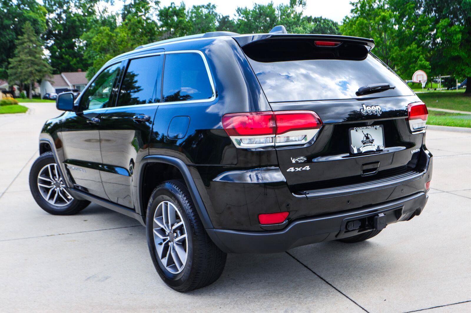 Used 2021 Jeep Grand Cherokee Laredo w/ Trailer Tow Group IV AWD/4WD image 16