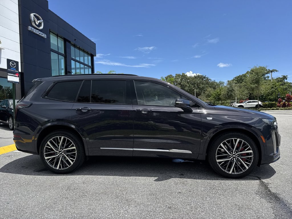 Used 2024 Cadillac XT6 Sport w/ Platinum Package AWD/4WD image 23