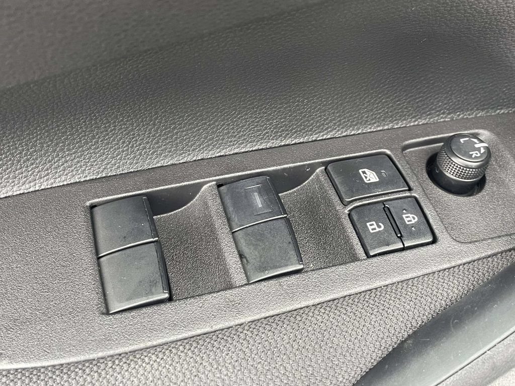 Used 2025 Toyota Corolla LE FWD image 15