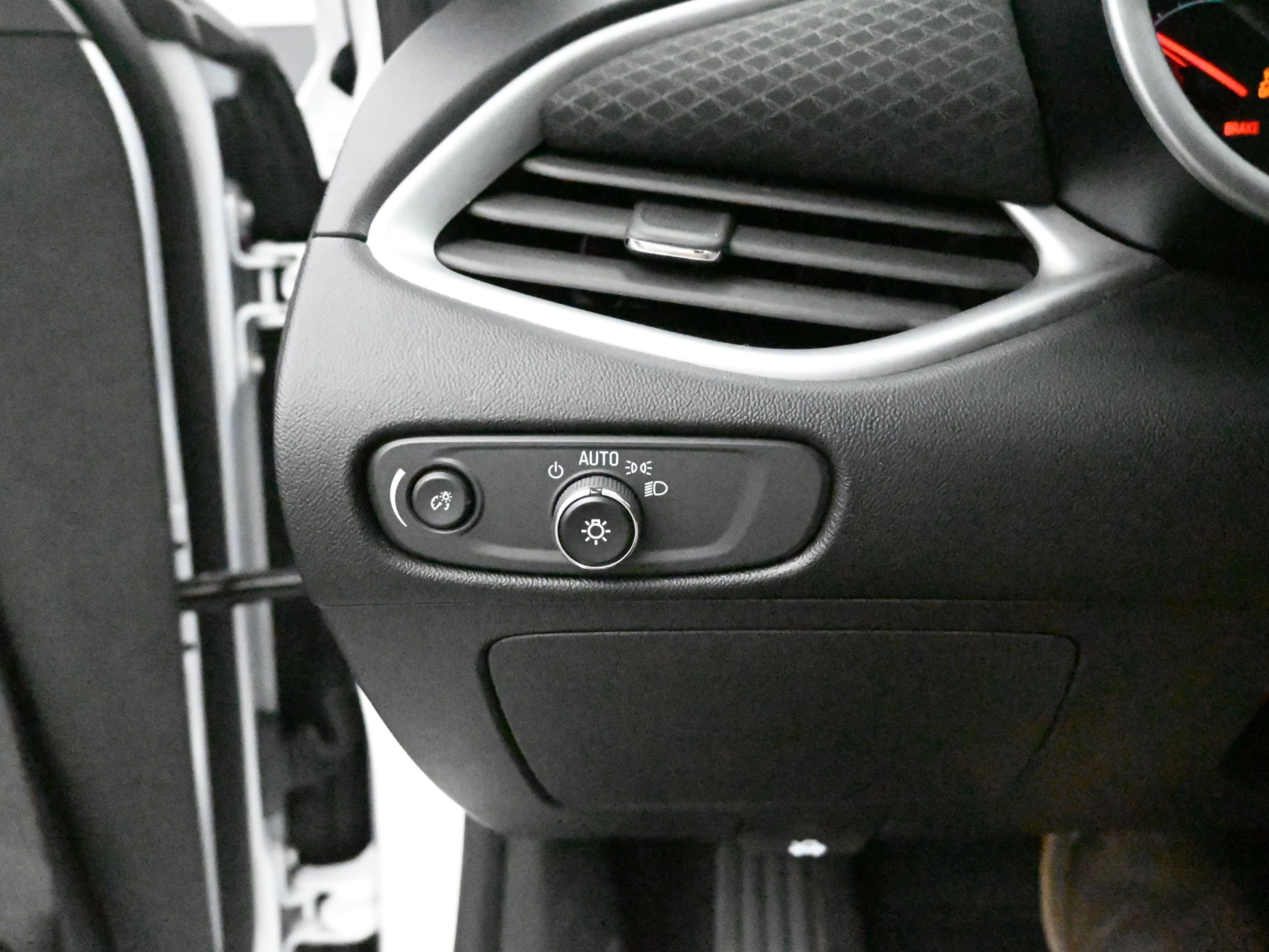 Used 2024 Chevrolet Malibu LT image 14