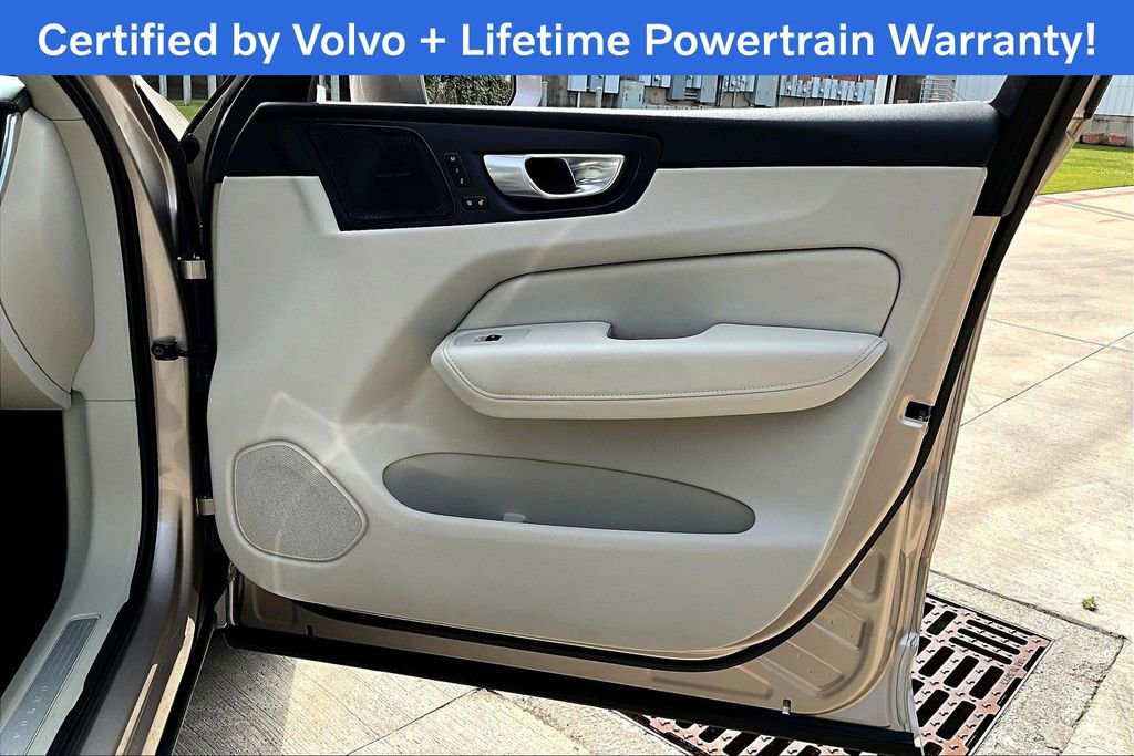 Used 2023 Volvo XC60 B5 Ultimate w/ Protection Package Premier image 25