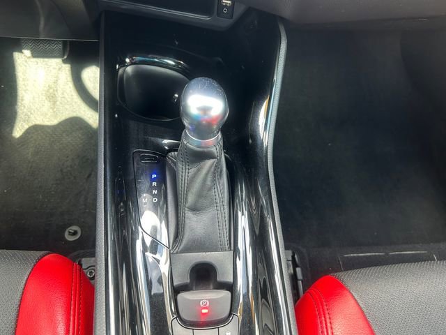 Used 2019 Toyota C-HR XLE FWD image 15