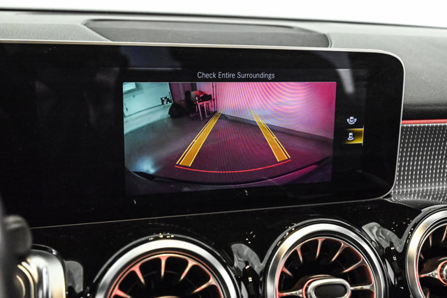 Used 2021 Mercedes-Benz GLB 250 4MATIC image 13