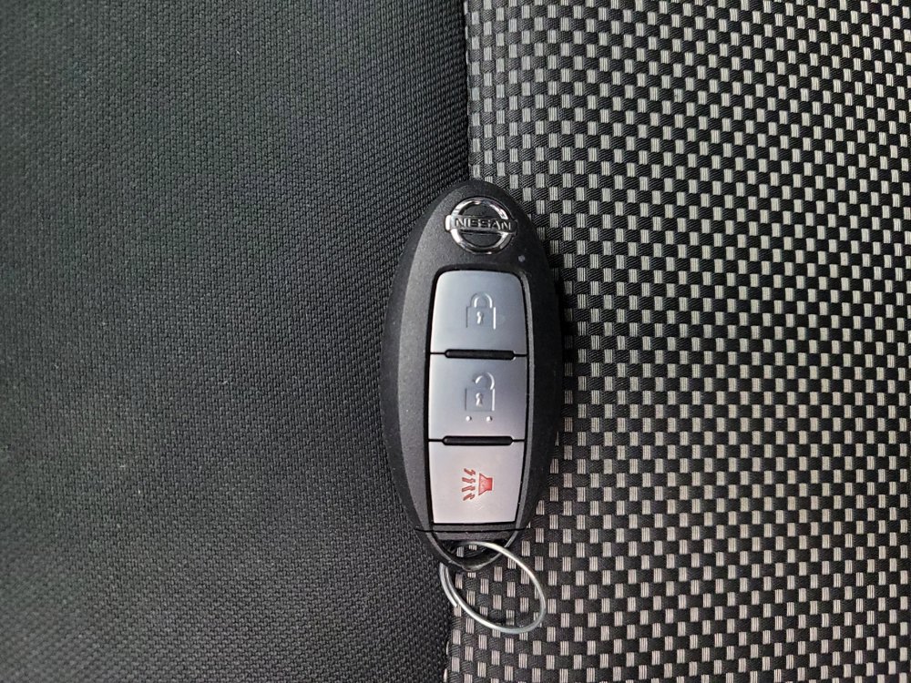 Used 2020 Nissan Pathfinder S AWD/4WD image 32