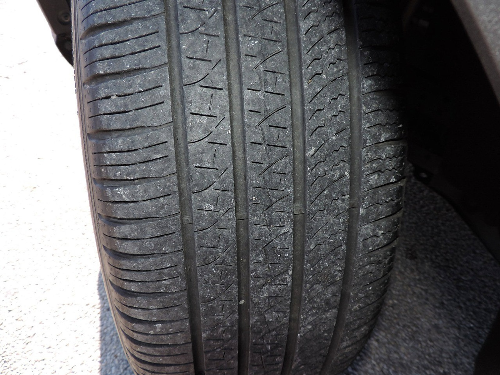 Used 2023 Ford Explorer Limited w/ Limited Technology Package image 10