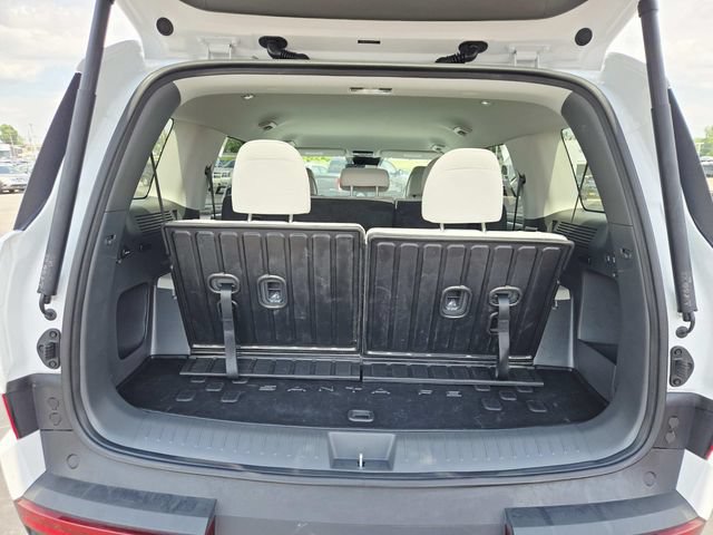 Used 2025 Hyundai Santa Fe SE FWD image 11