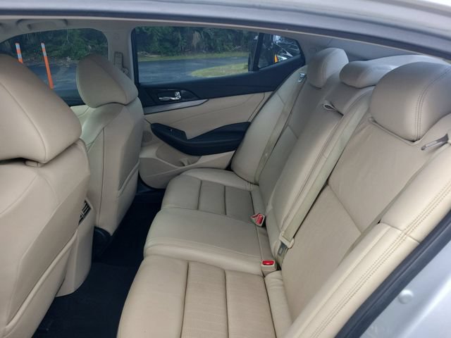 Used 2016 Nissan Maxima 3.5 SV w/ Interior Lighting Package FWD image 11